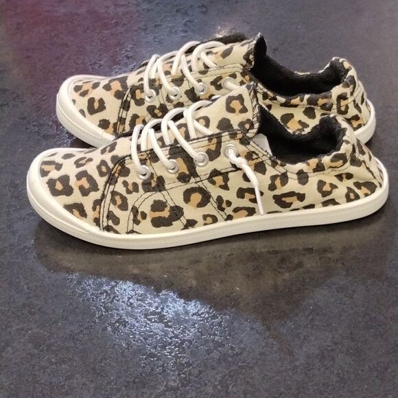 Canvas sneakers  - Picture 3 of 5